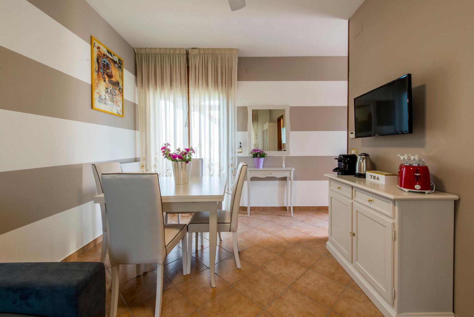 Italianflat - Peschiera Residence Peschiera del Garda Ngoại thất bức ảnh